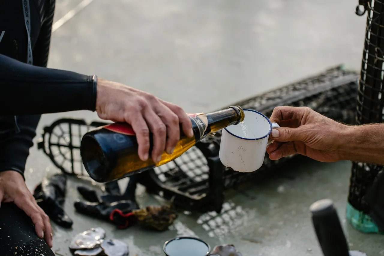 Sparkling Wine & Oysters