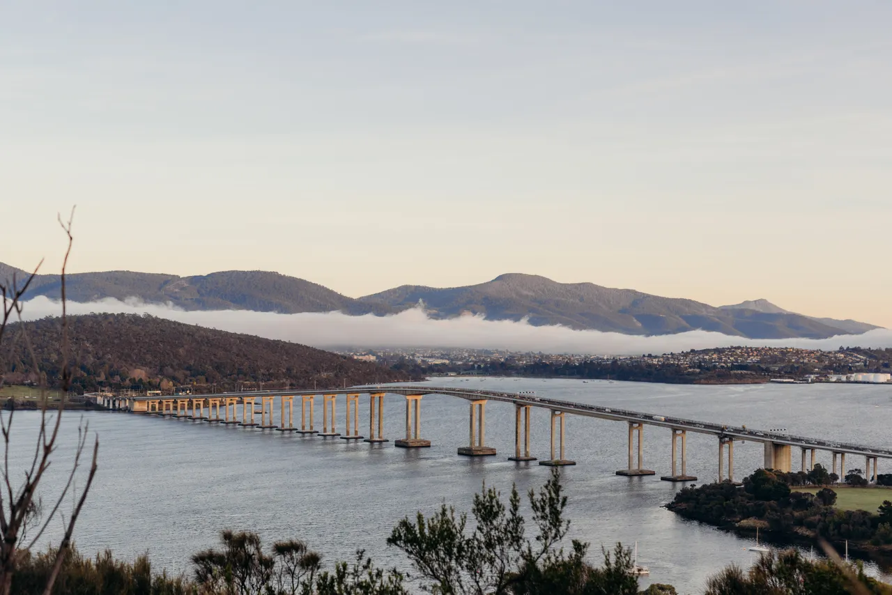 Bridgewater Jerry over Tasman Bridge