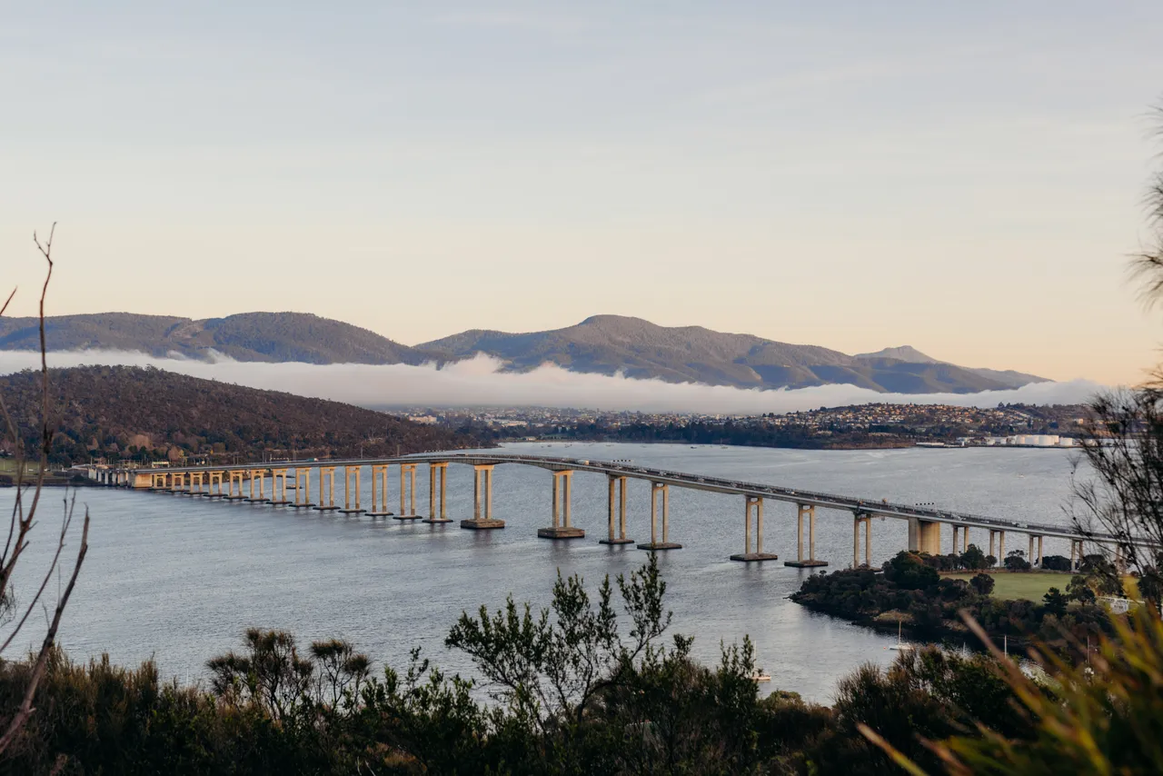 Bridgewater Jerry over Tasman Bridge