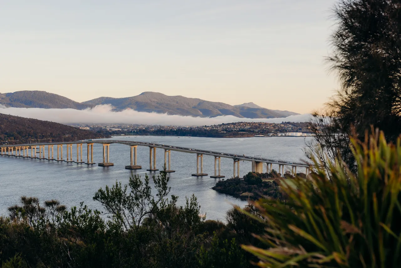 Bridgewater Jerry over Tasman Bridge