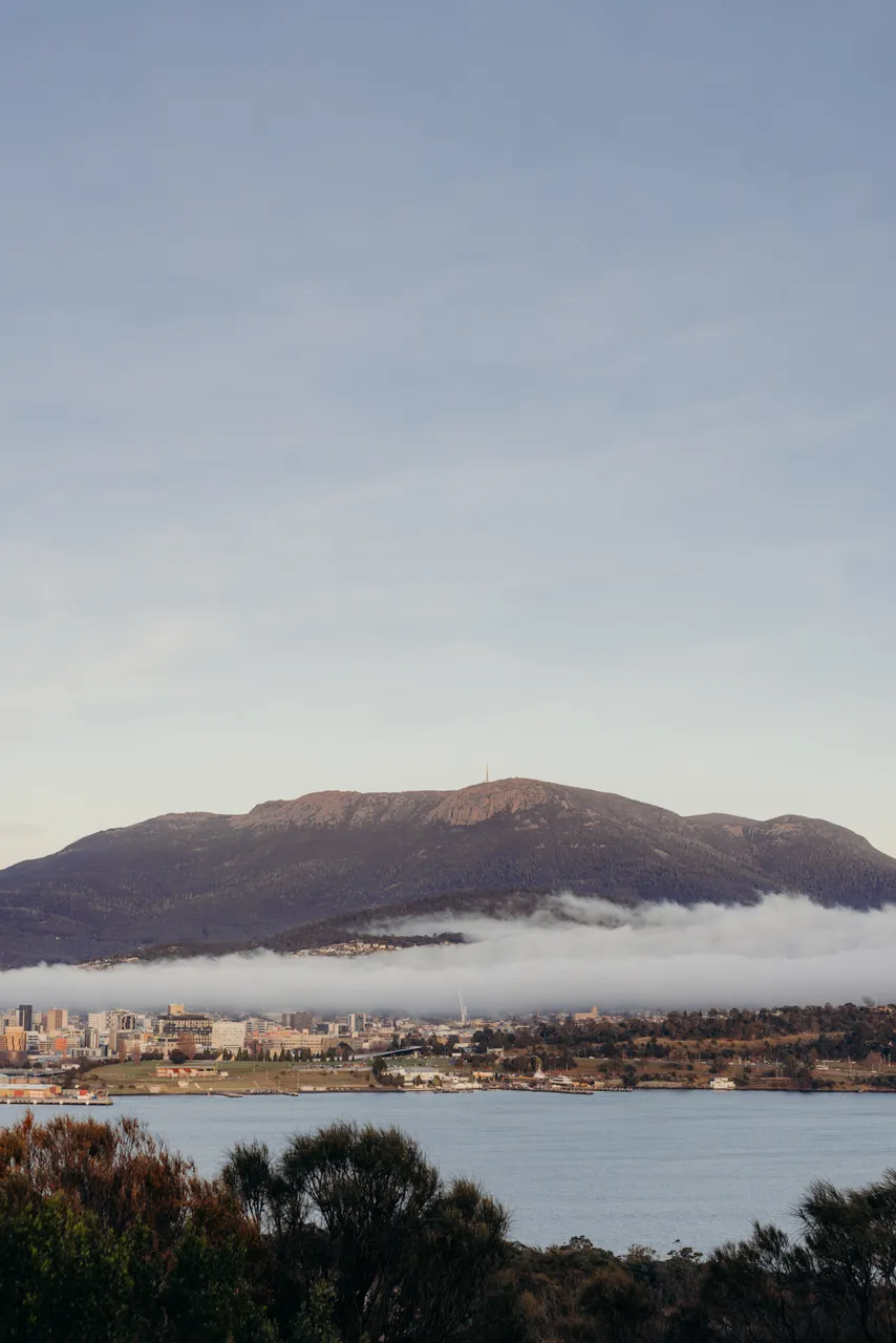 Bridgewater Jerry under kunanyi / Mount Wellington