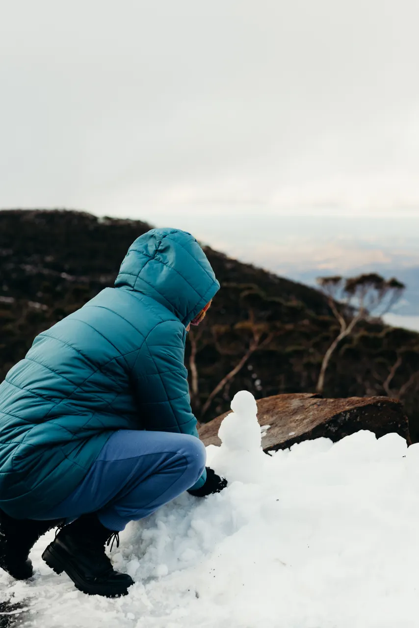 Building snowman on kunanyi / Mount Wellington