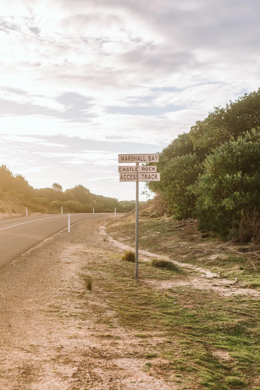 Flinders Island Road Sign