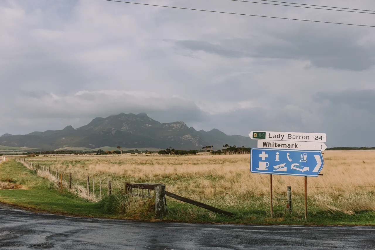 Flinders Island Road Sign
