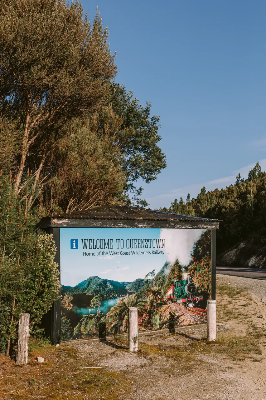 Welcome to Queenstown Signage