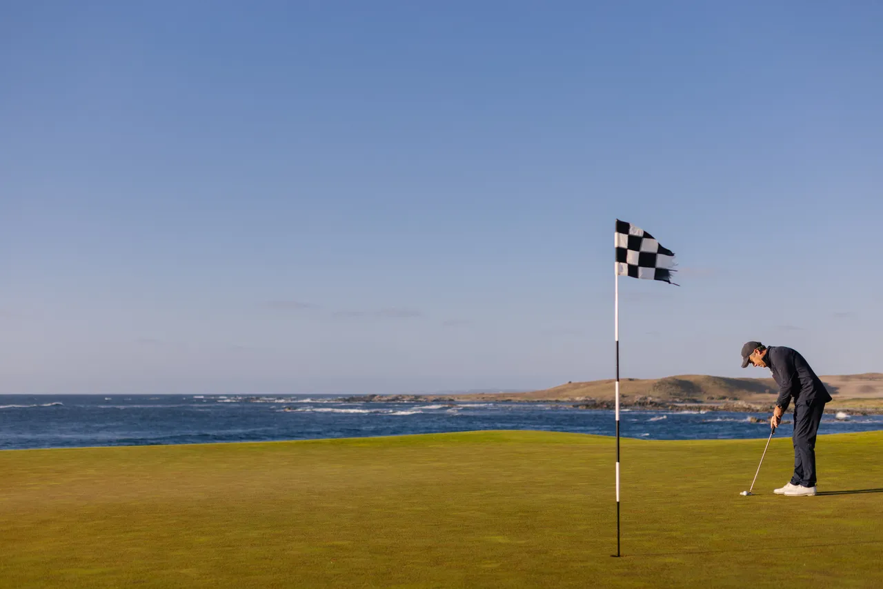 Golfer at Ocean Dunes Golf Course