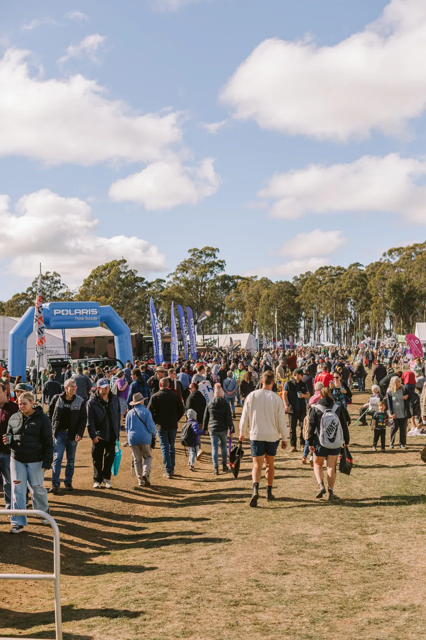 Crowd at Agfest
