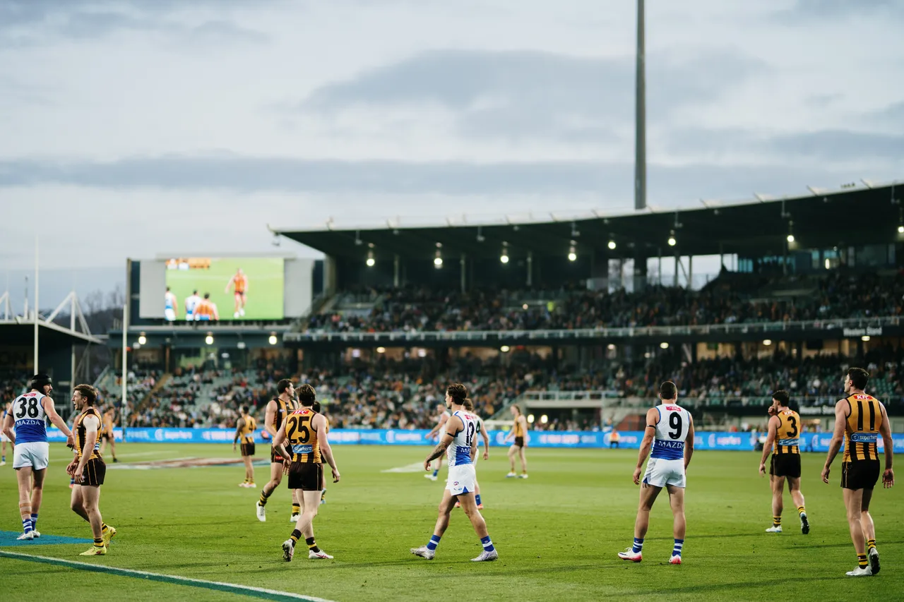 Hawthorn vs North Melbourne at UTAS Stadium
