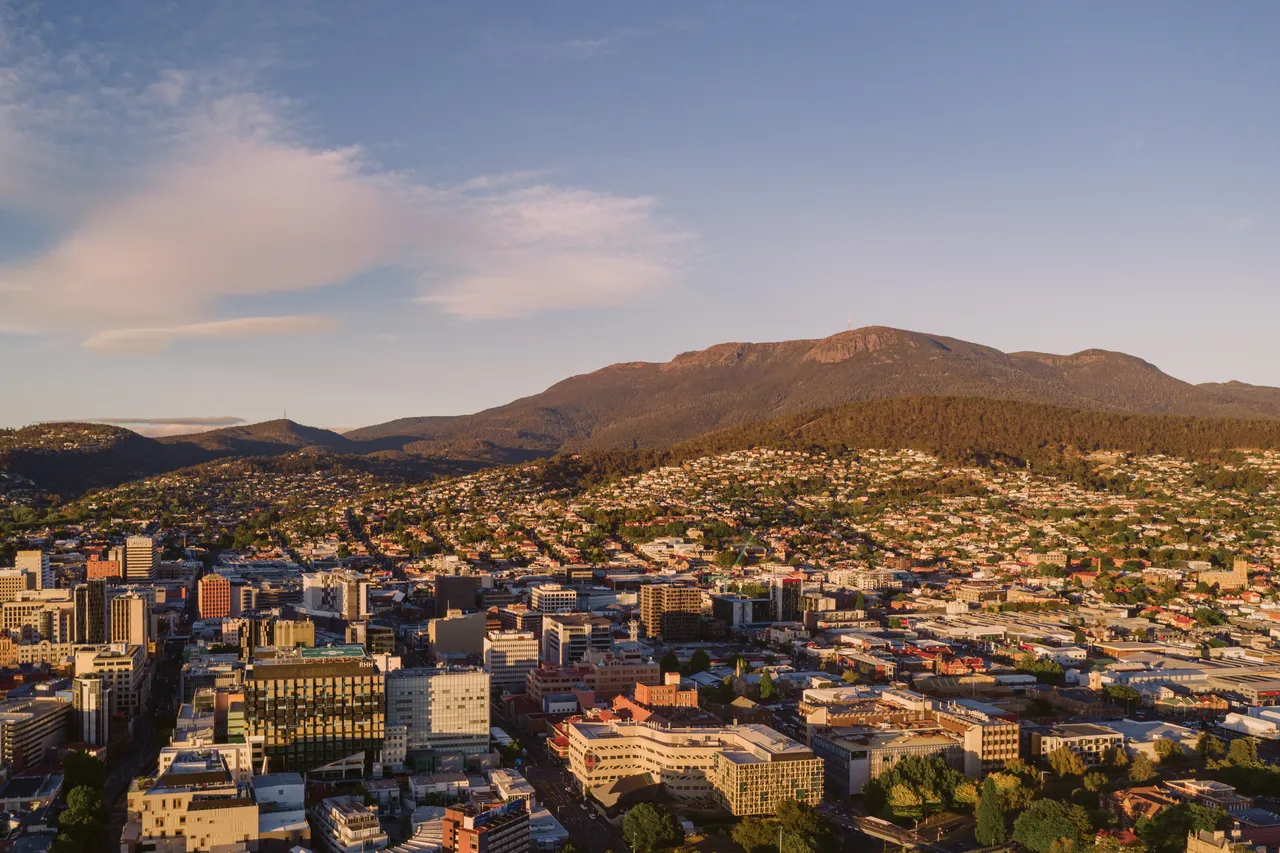 kunanyi / Mount Wellington over Hobart