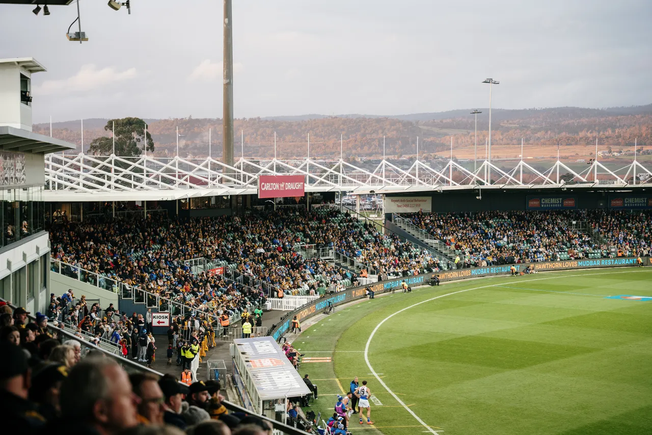 Spectators at UTAS Stadium
