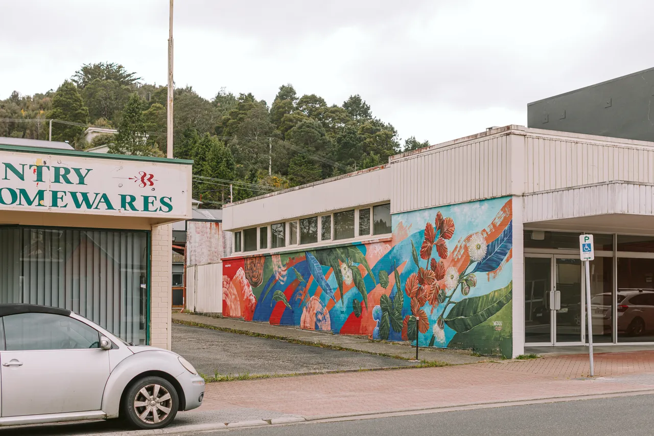 Mural in Queenstown