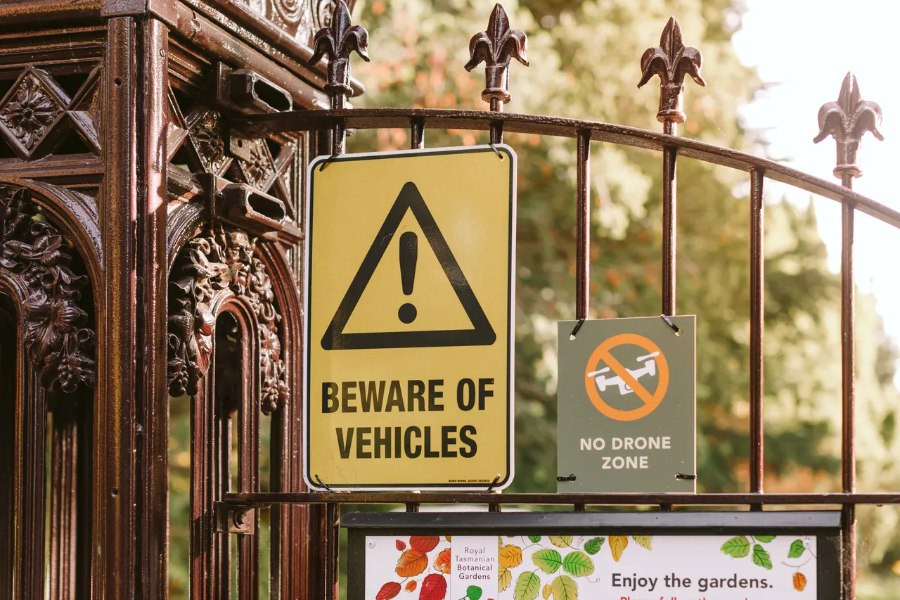 No Drone Sign at the Royal Tasmanian Botanical Gardens