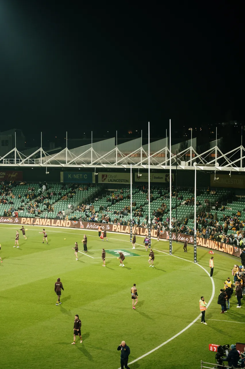 Players Warming Up at UTAS Stadium