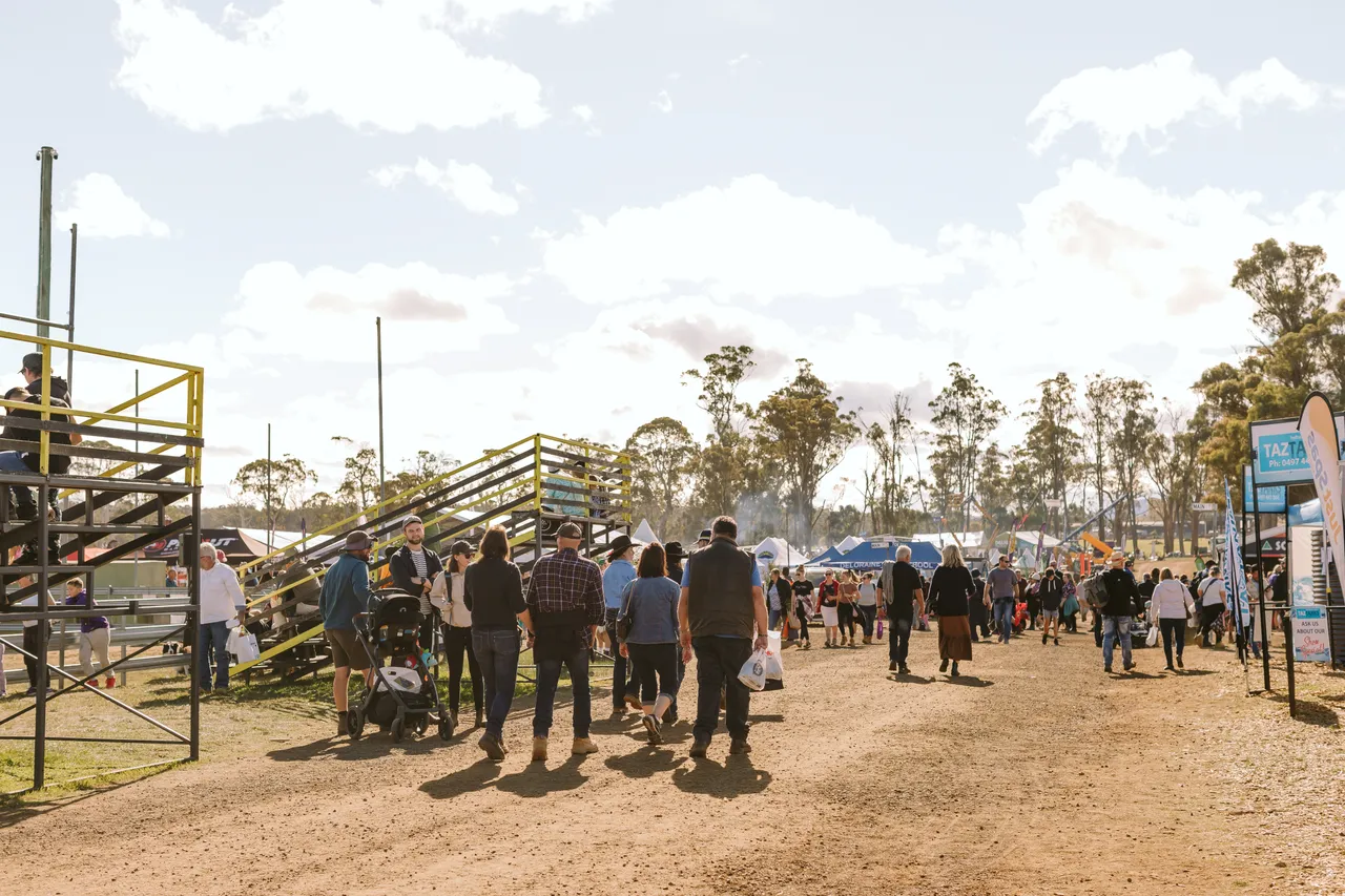 Crowd at Agfest