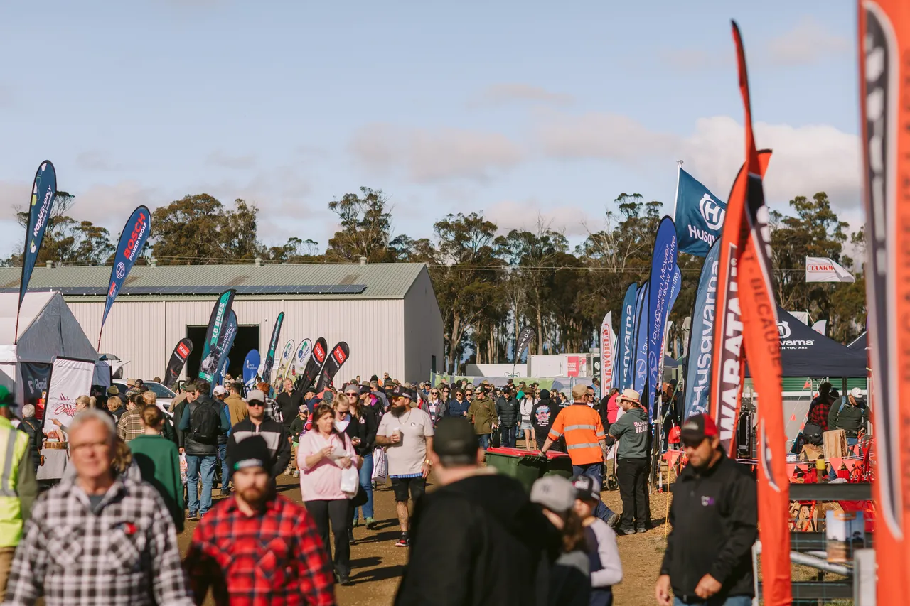 Crowd at Agfest