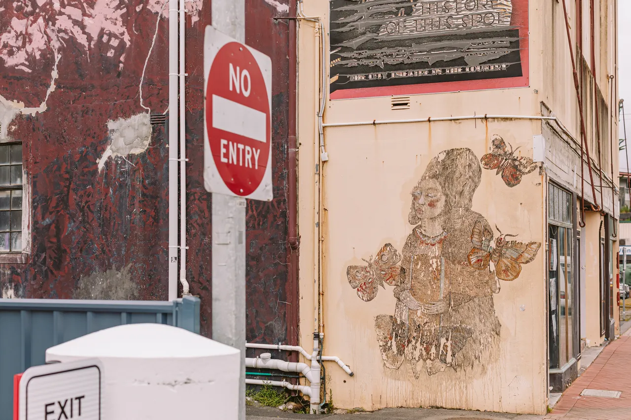 Mural in Queenstown