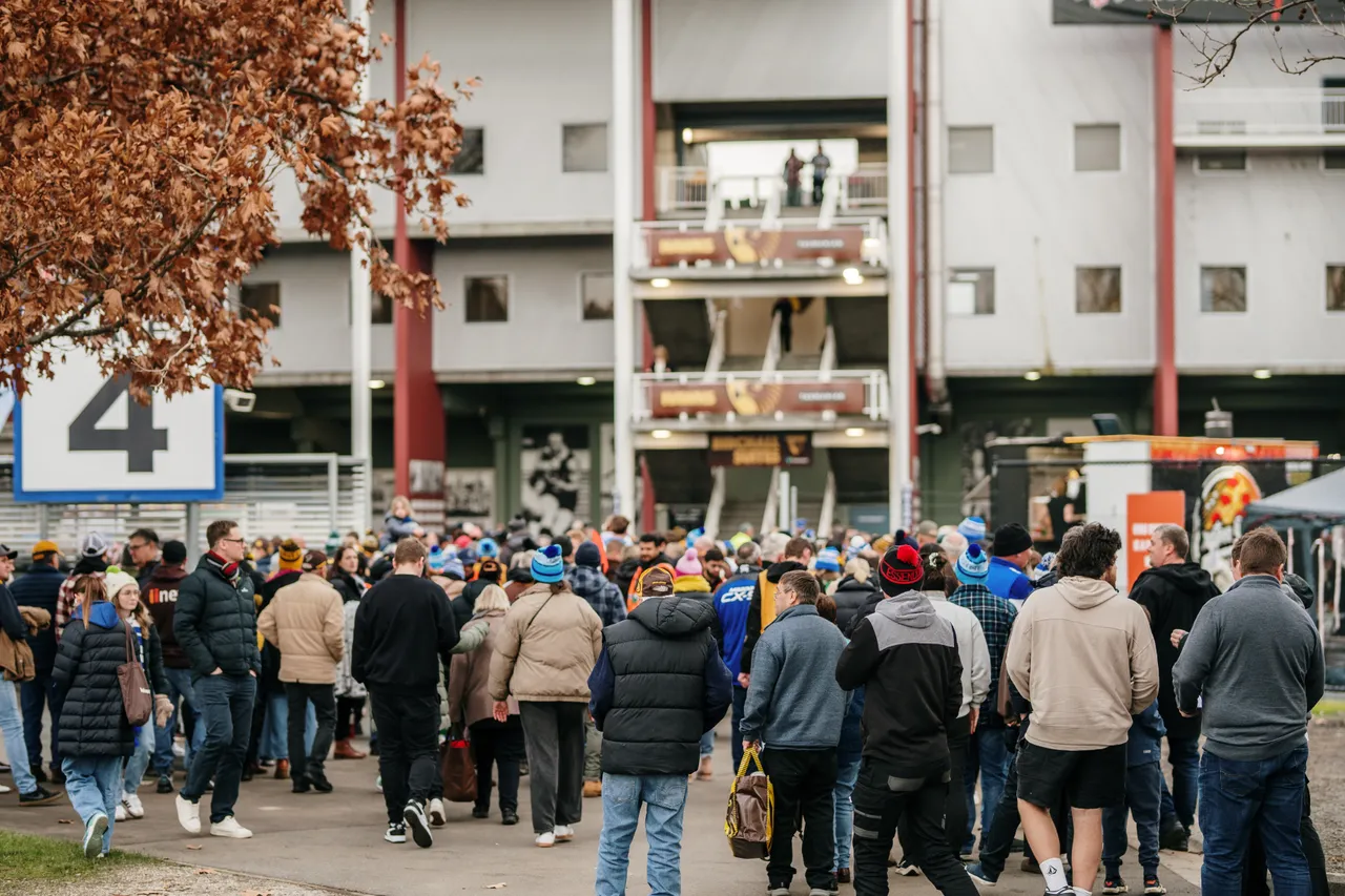 Spectators Entering UTAS Stadium