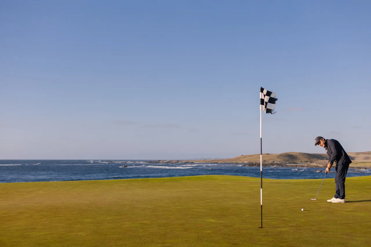 Golfer at Ocean Dunes Golf Course