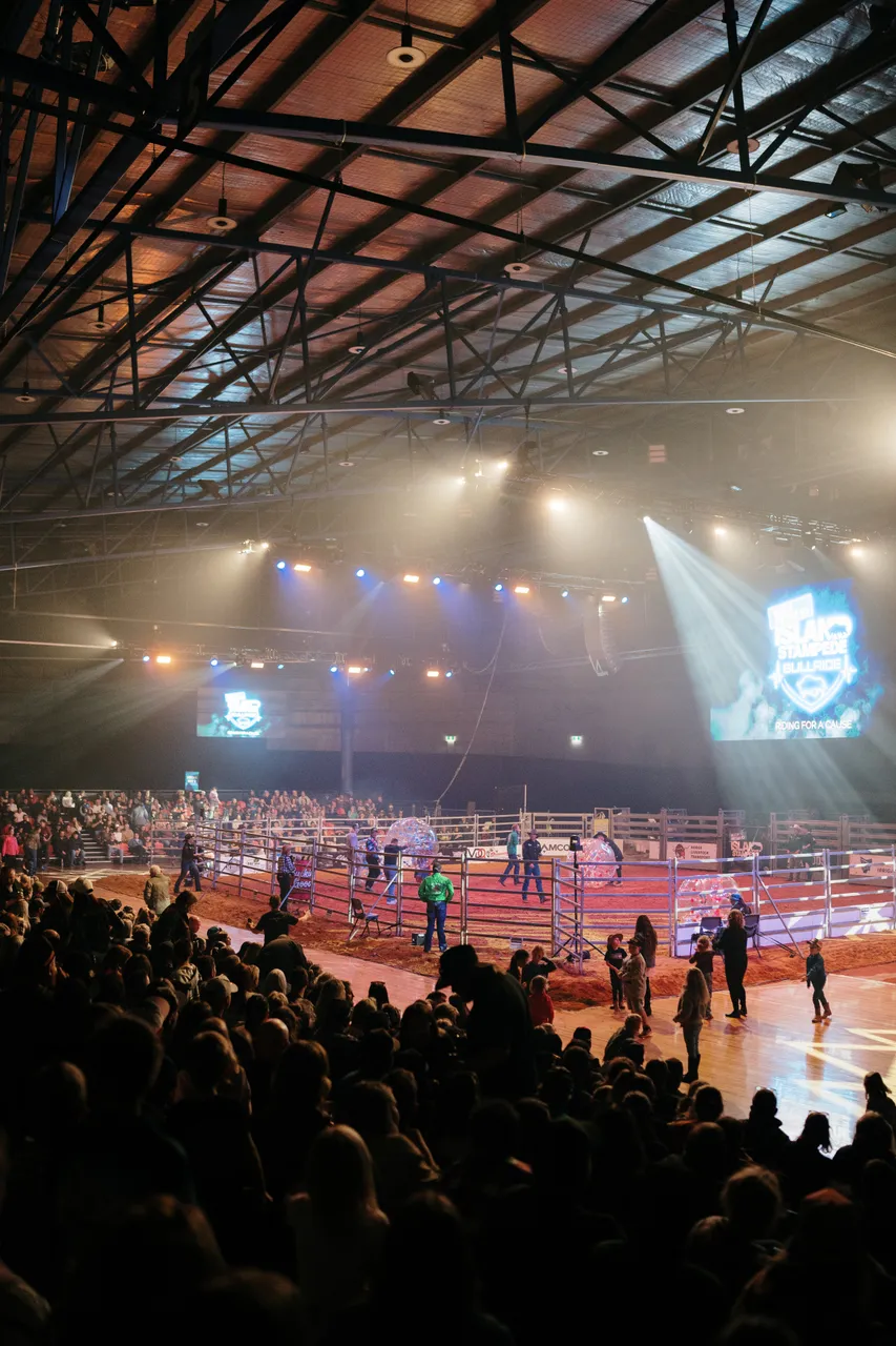 Silverdome Crowd for the Island Stampede Rodeo