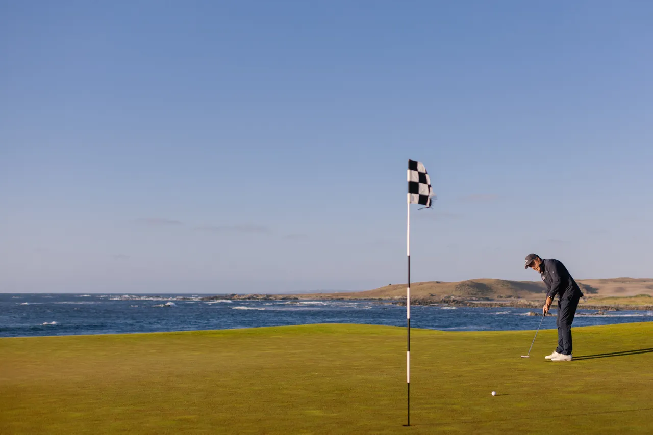 Golfer at Ocean Dunes Golf Course