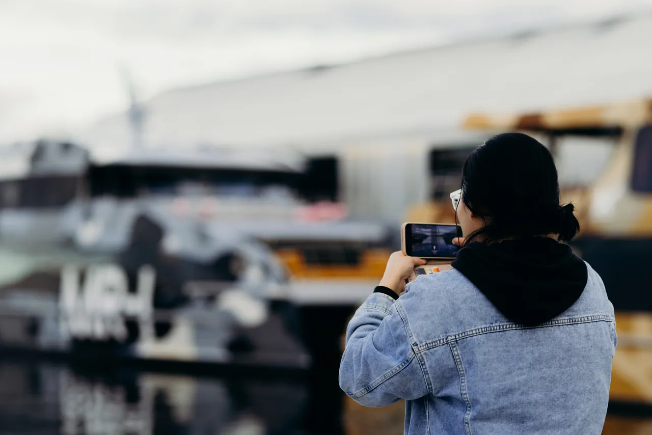 Taking Photos on the Hobart Waterfront
