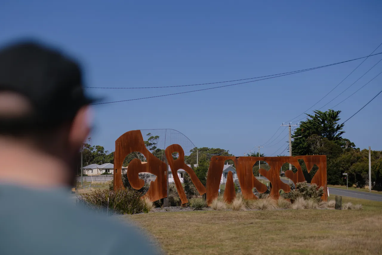 Grassy Sign