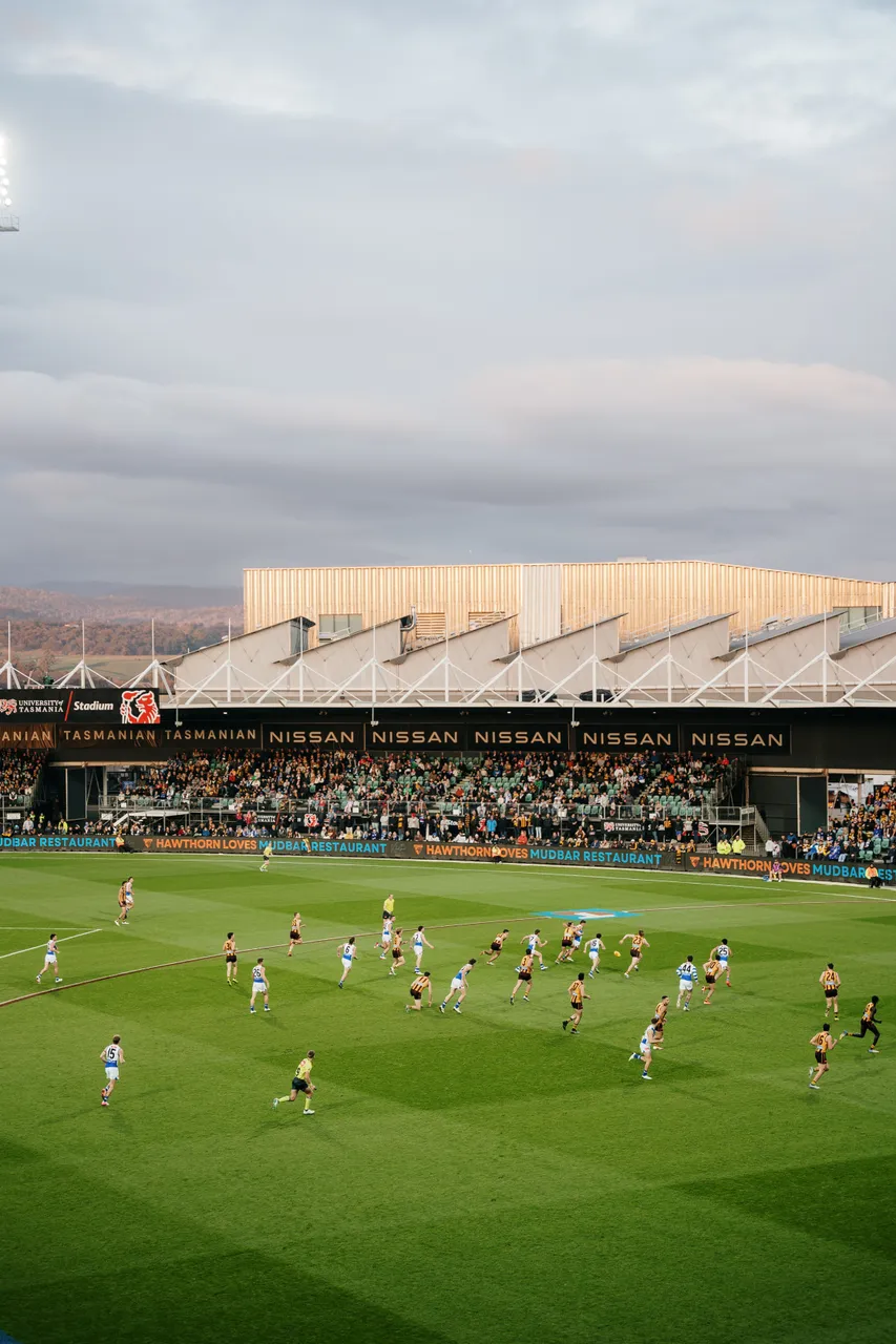 Hawthorn vs North Melbourne at UTAS Stadium
