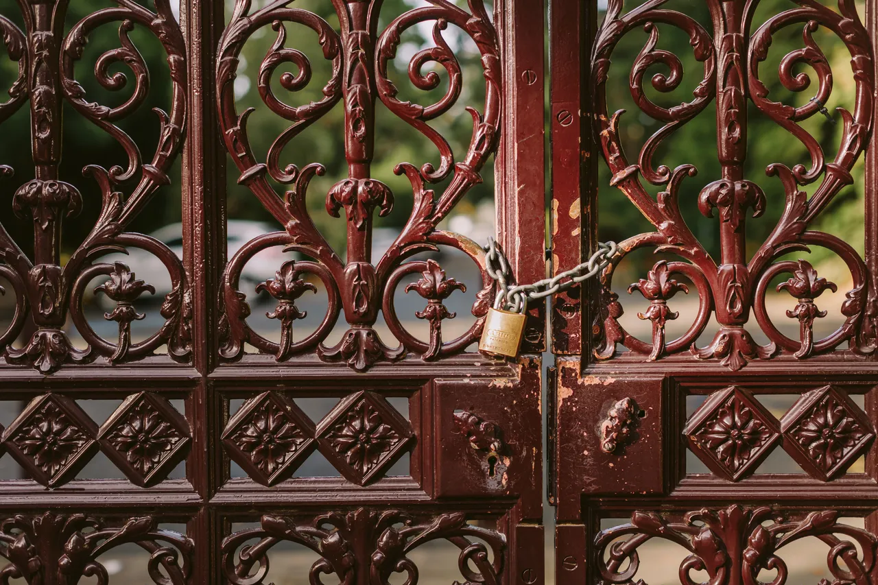 Gate at the Royal Tasmanian Botanical Gardens