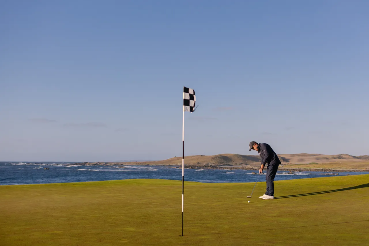 Golfer at Ocean Dunes Golf Course