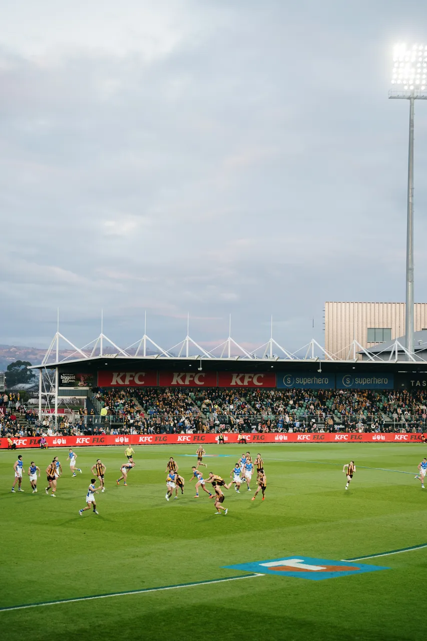 Hawthorn vs North Melbourne at UTAS Stadium