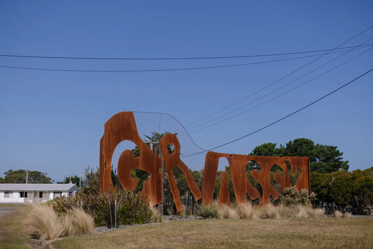 Grassy Sign