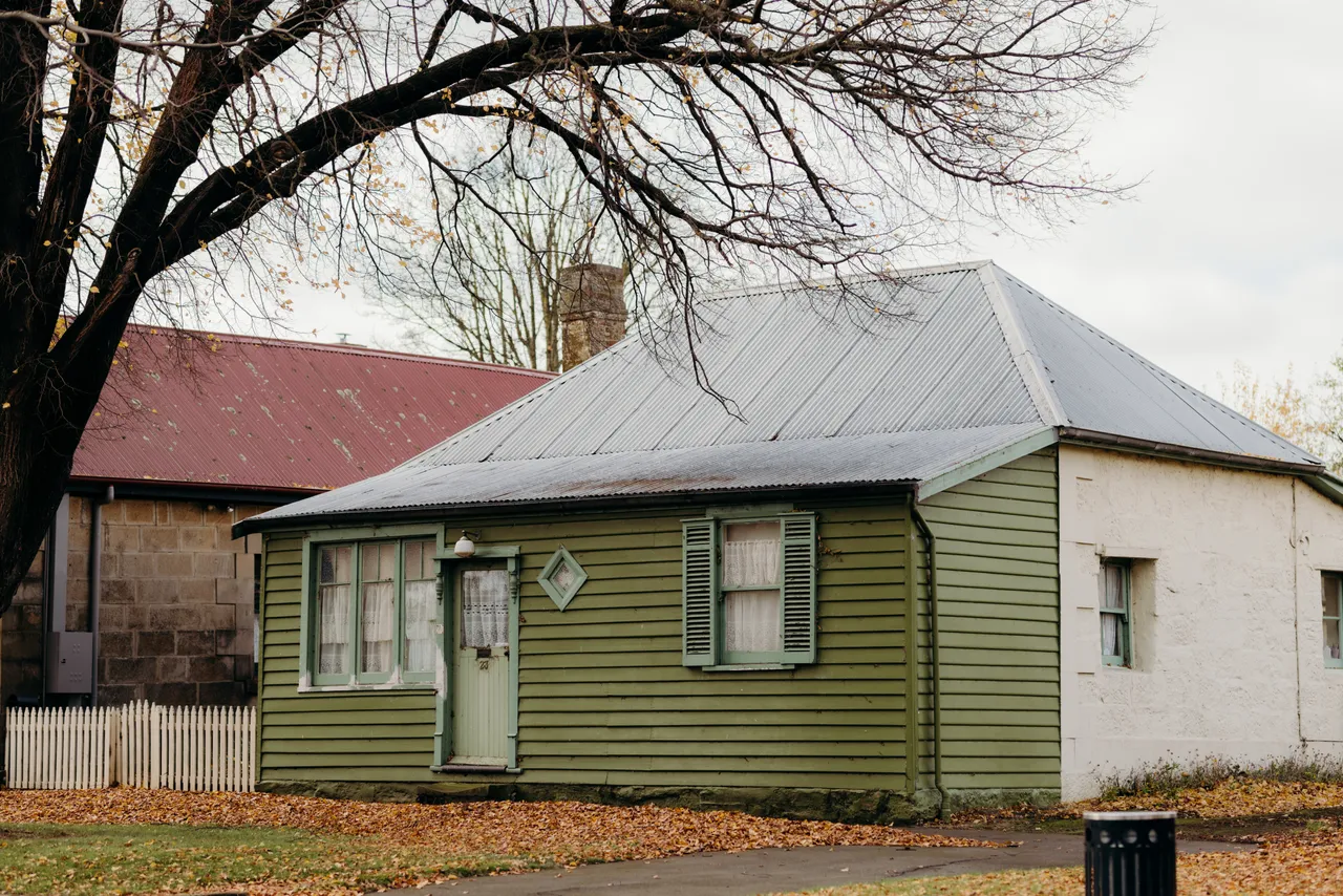 Ross Autumn Streetscape