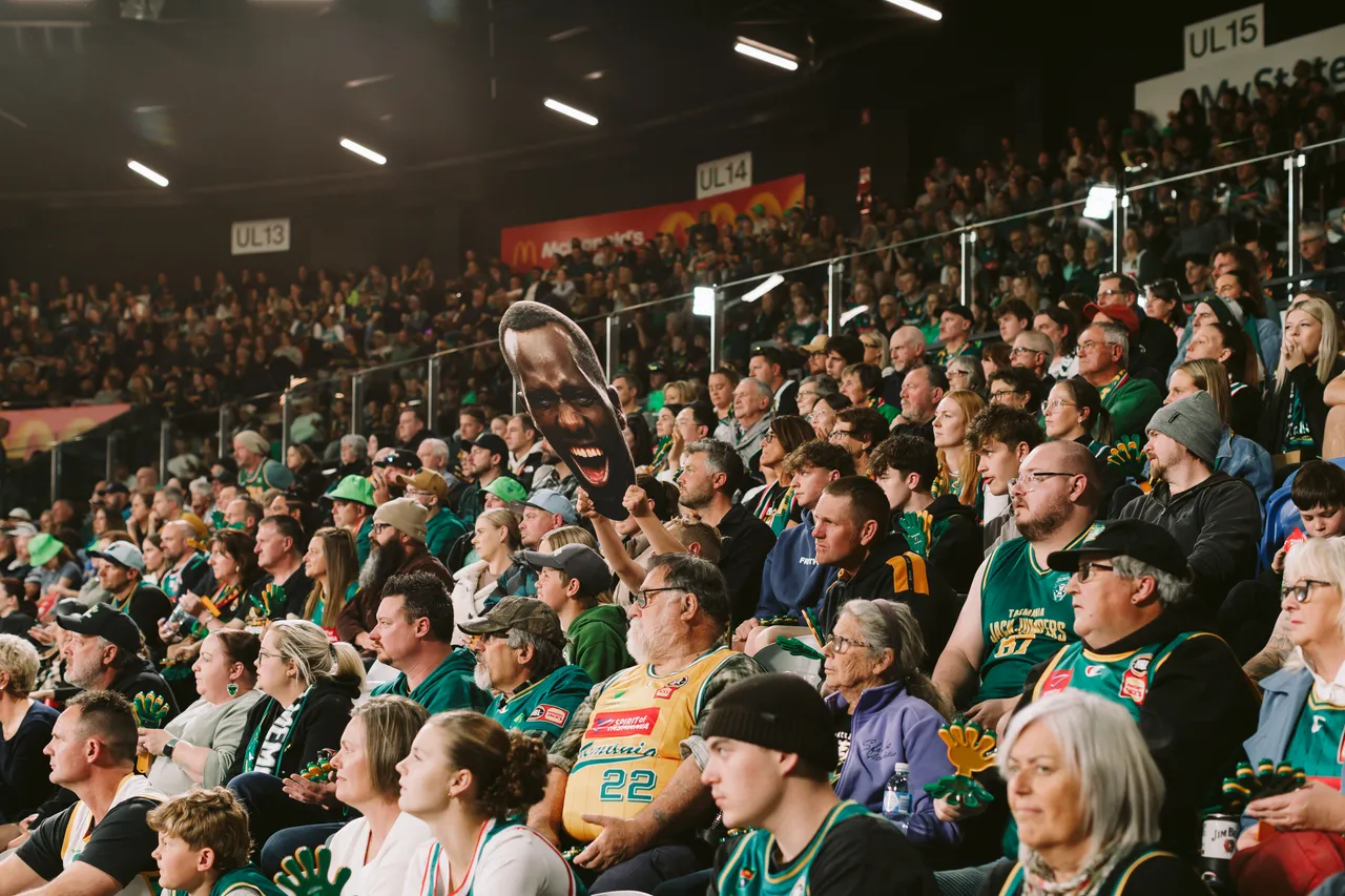 Spectators at Tasmania JackJumpers Game
