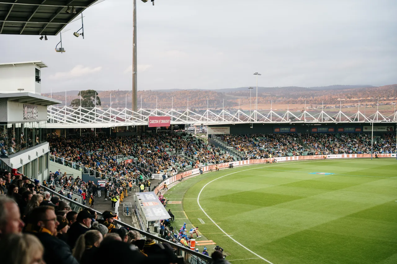 Spectators at UTAS Stadium