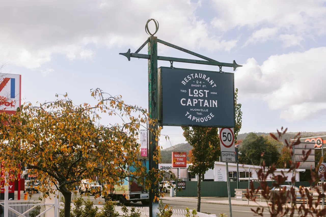 Lost Captain Sign