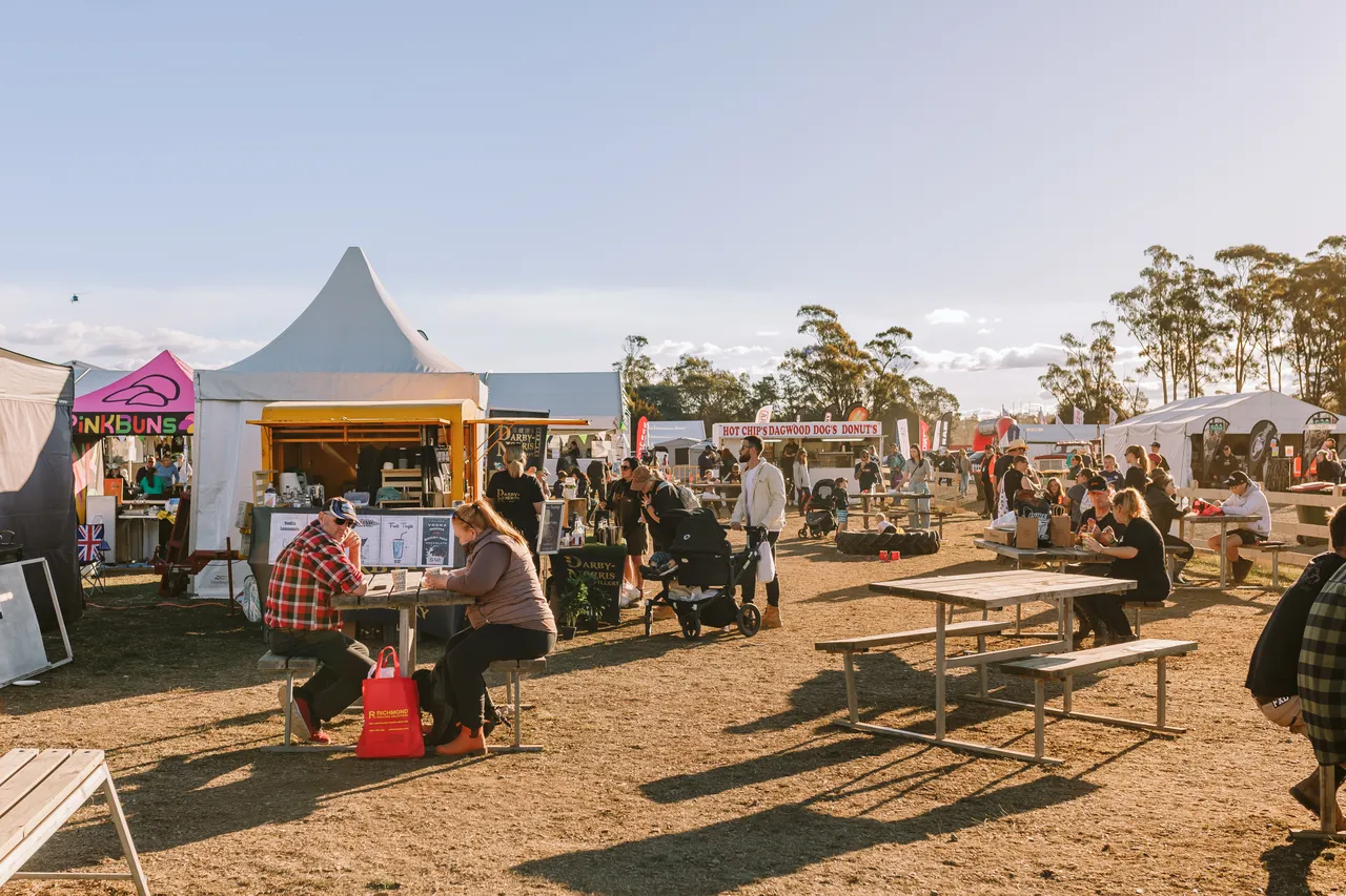 Crowd at Agfest