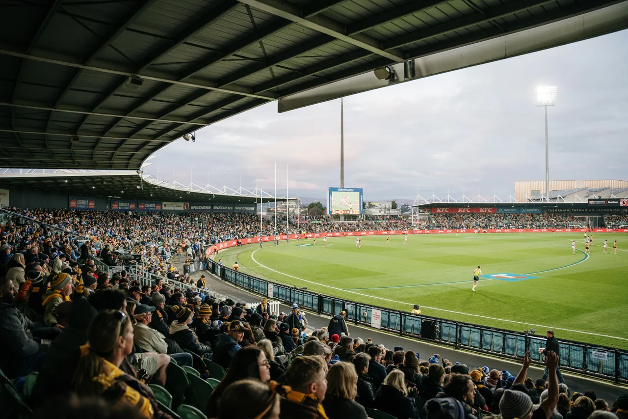 Spectators at UTAS Stadium
