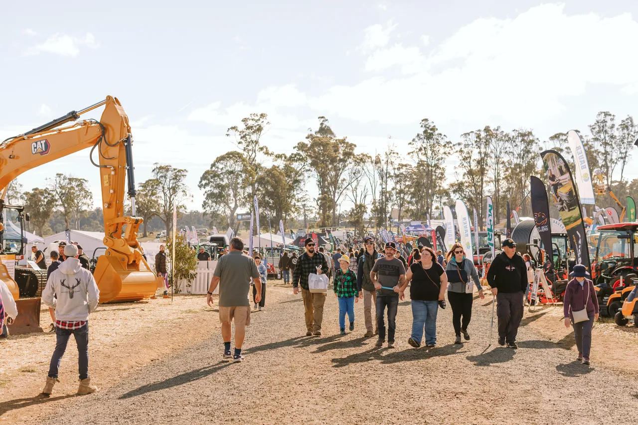 Crowd at Agfest