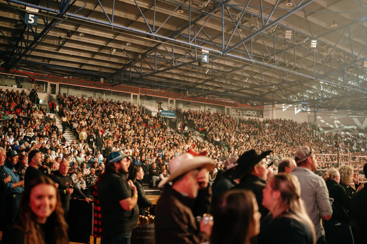 Silverdome Crowd for the Island Stampede Rodeo