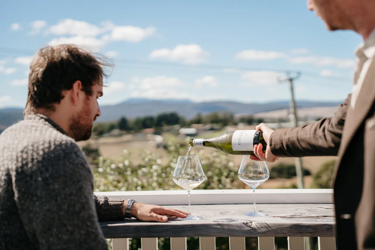 Wine Tasting at Evenfall Winery