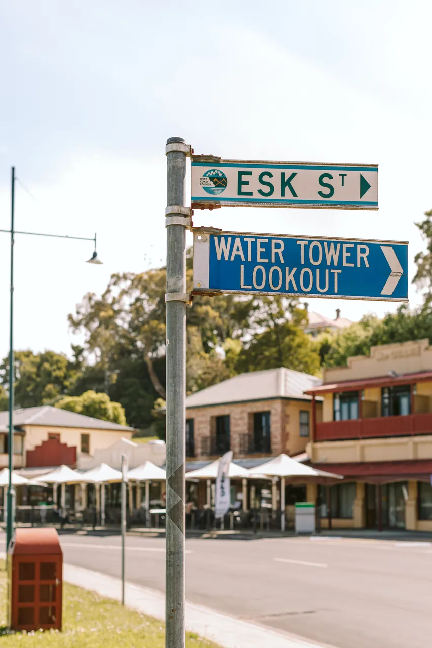 Strahan Street Signage