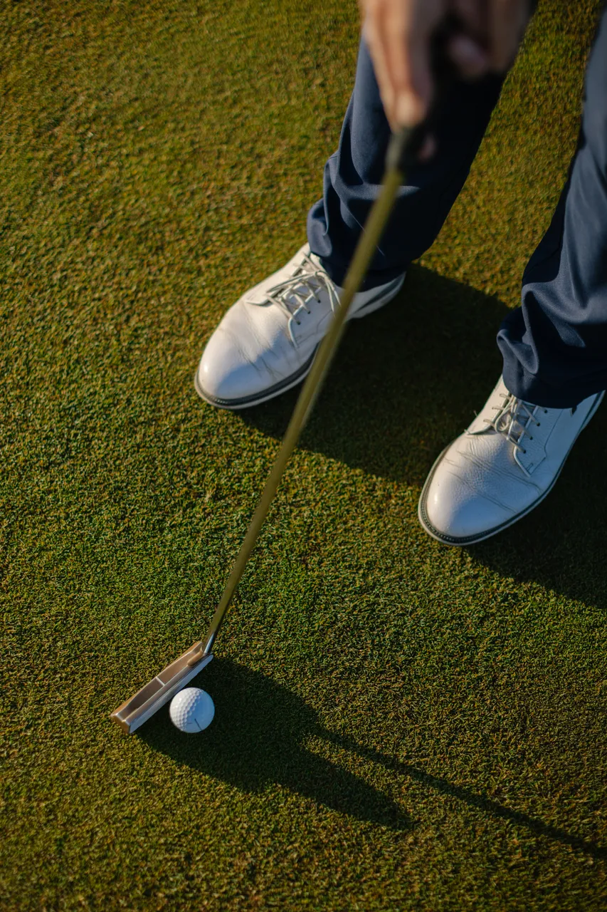 Golfer Putting