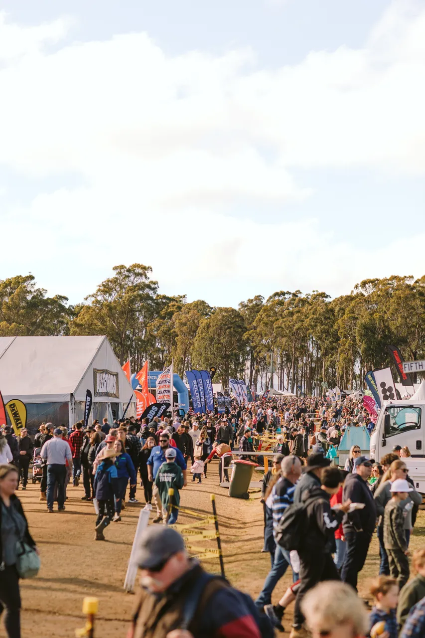 Crowd at Agfest