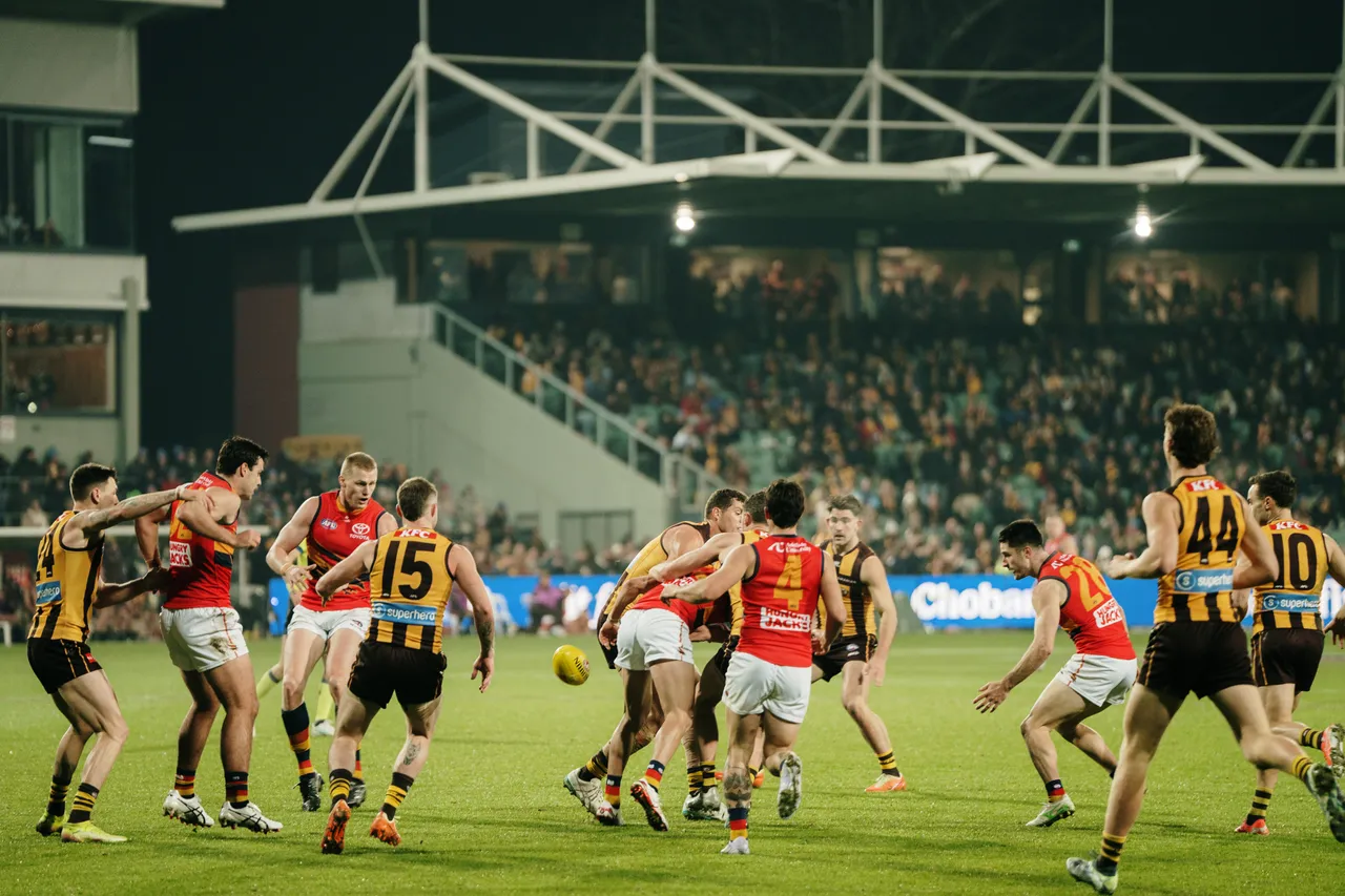 Hawthorn vs Adelaide at UTAS Stadium