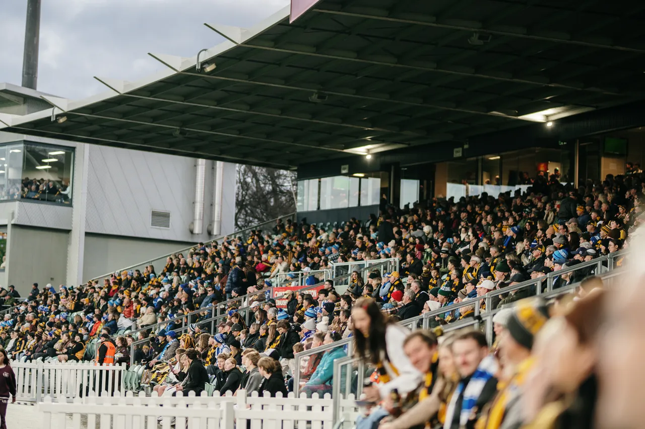 Spectators at UTAS Stadium