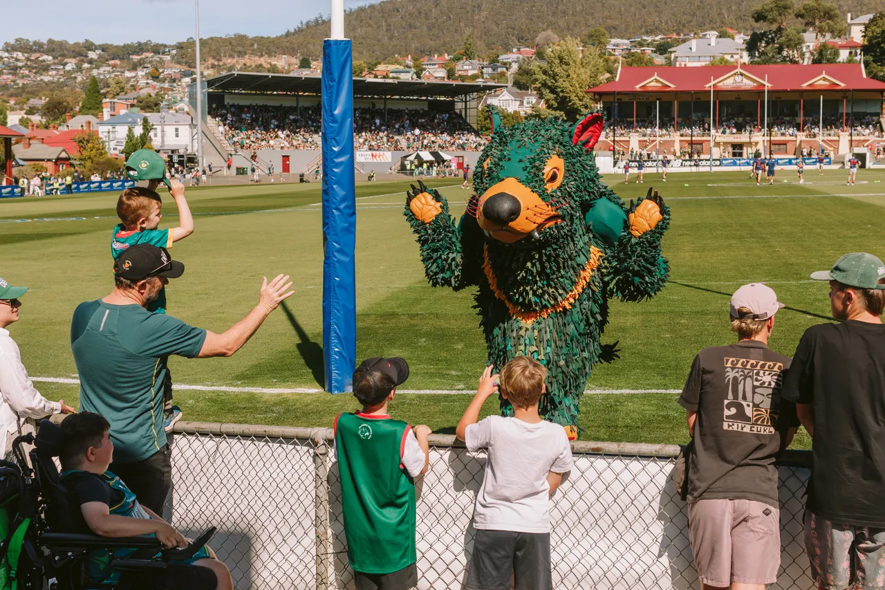 Rum'un Tasmania Devils Mascot