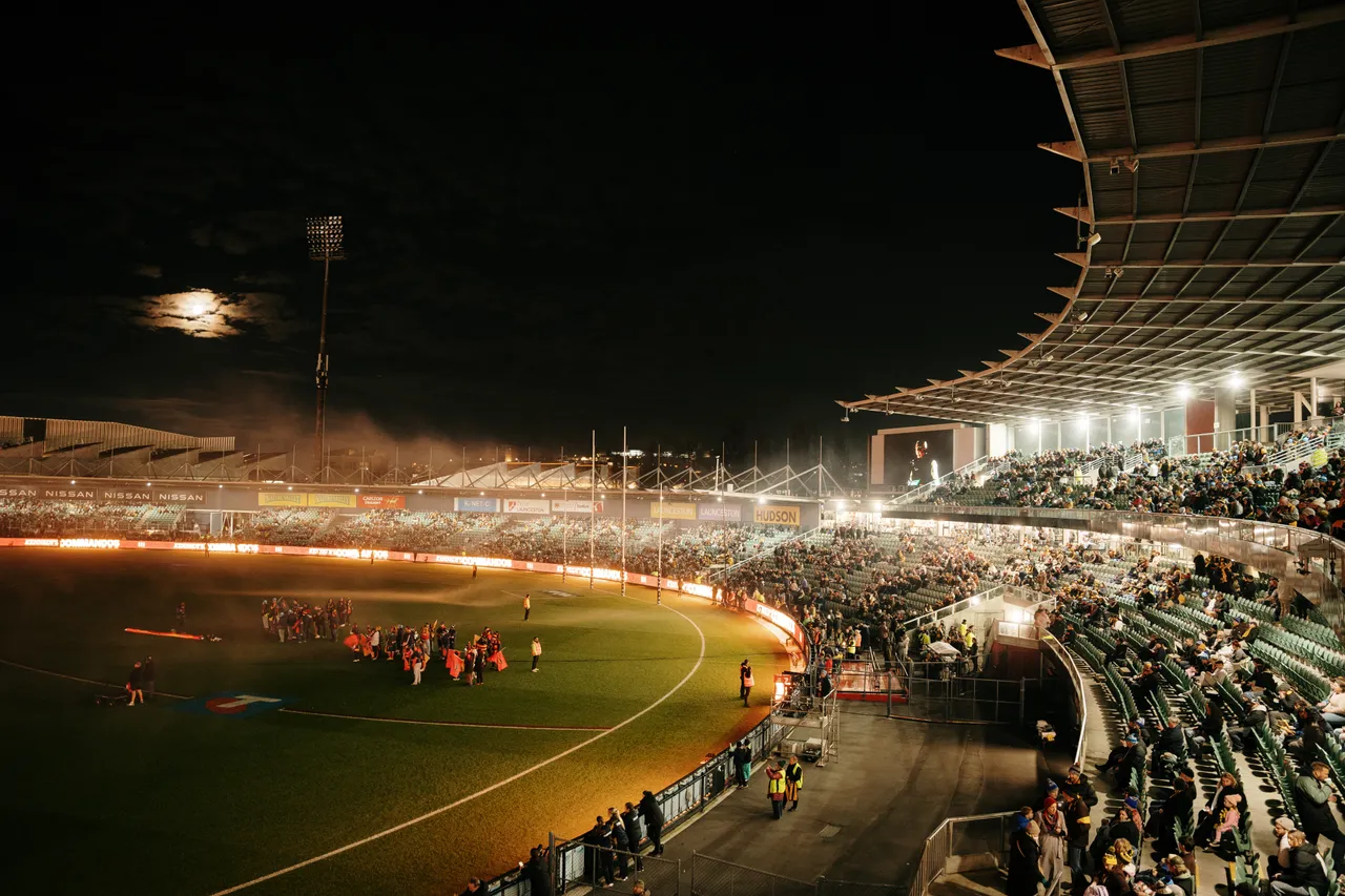 Spectators at UTAS Stadium