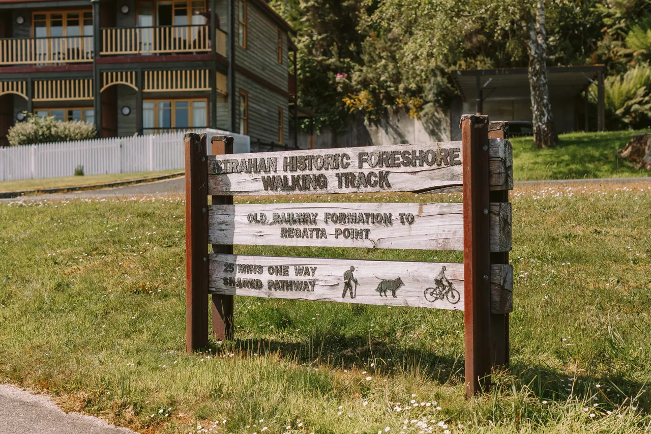 Strahan Foreshore Walking Track Signage