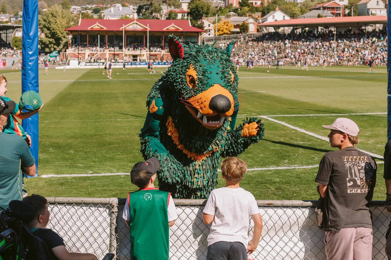 Rum'un Tasmania Devils Mascot