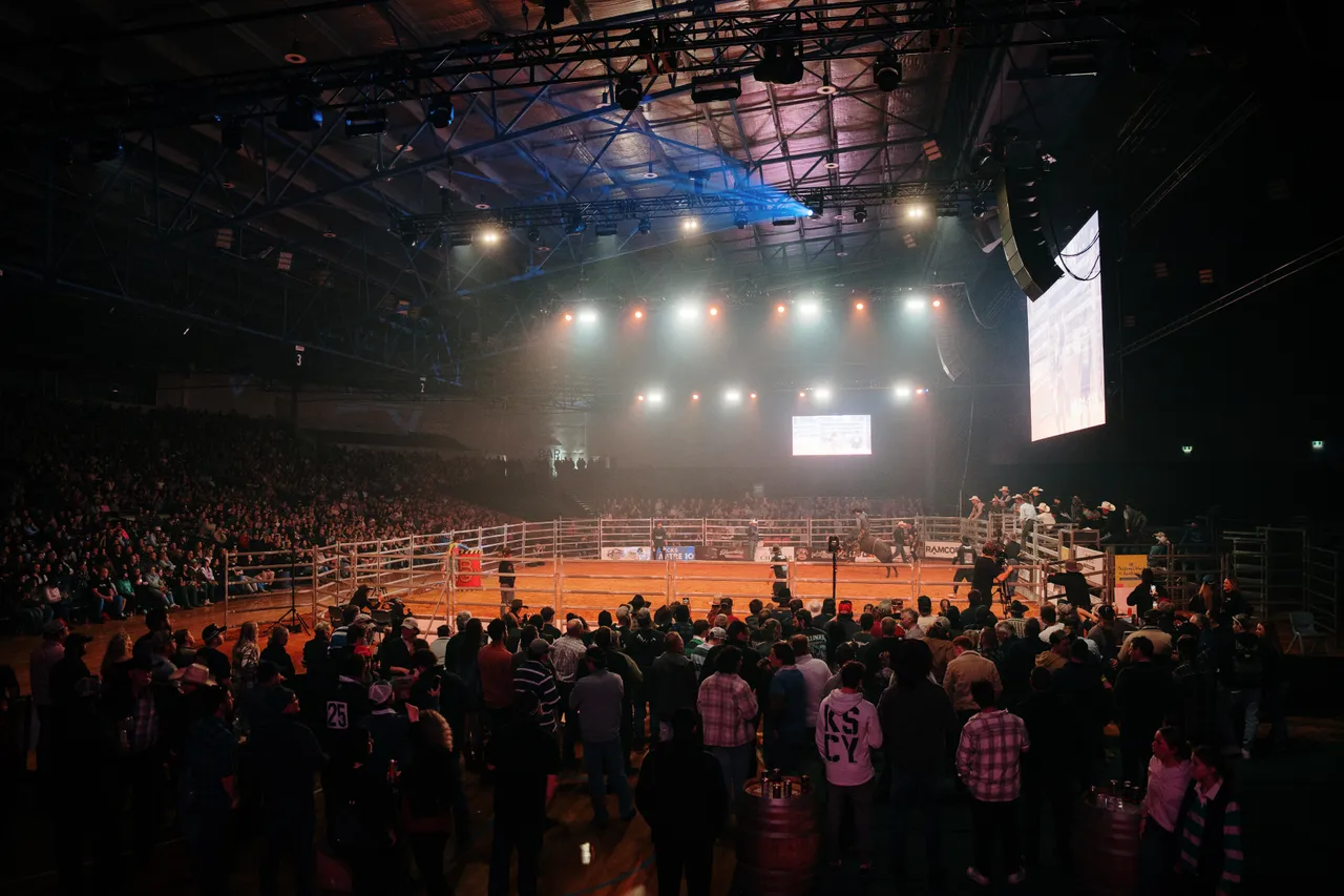 Silverdome Crowd for the Island Stampede Rodeo